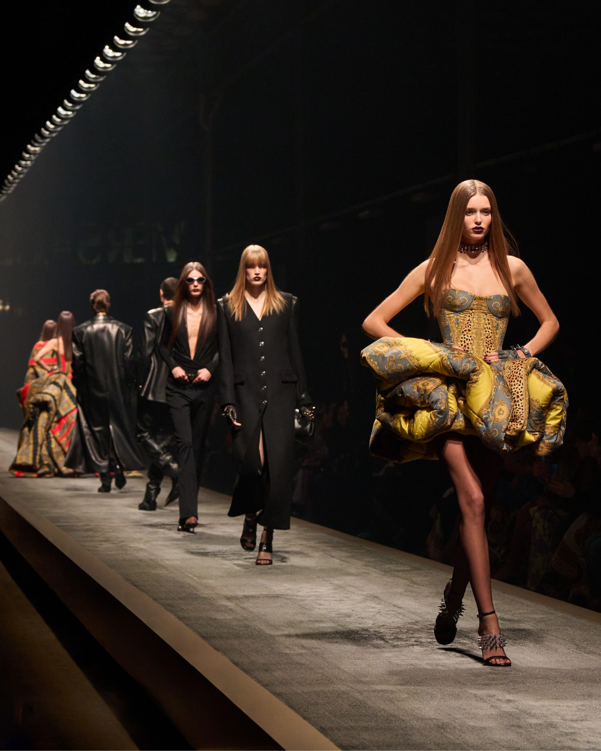 Versace's FW25 finale displays iconic reinterpretations of the house's signature bold vision (Photo courtesy of Versace) Versace