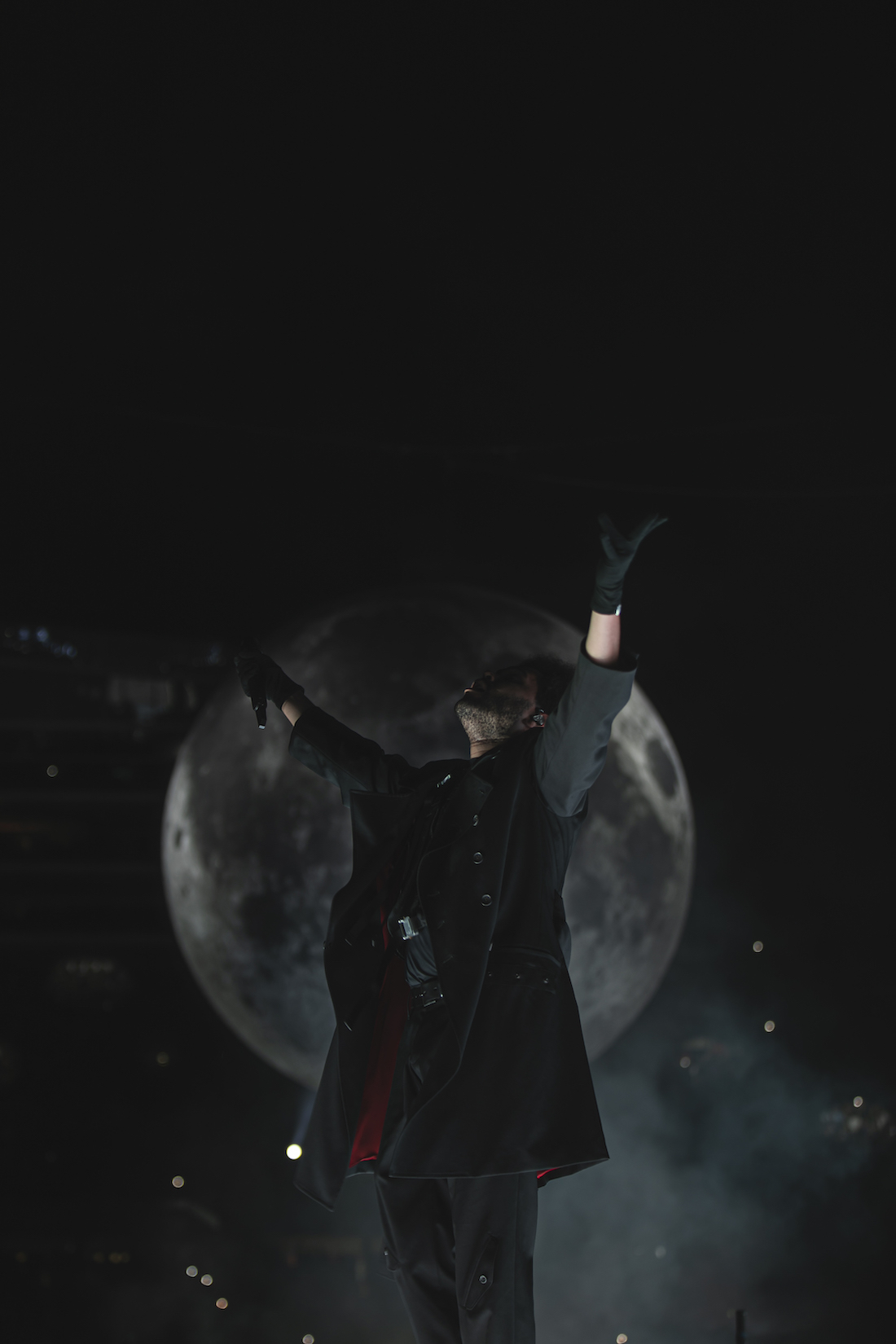 TheWeeknd wears costume by Yohji Yamamoto