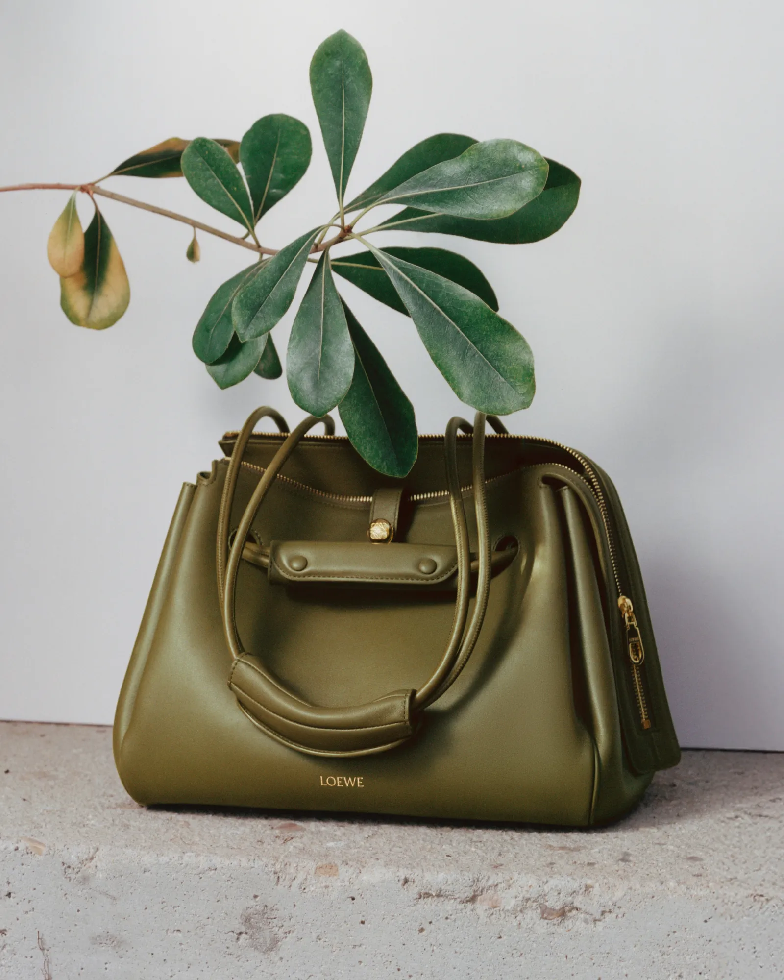 LOEWE Unveils Iconic New It-Bag: The Madrid - RAIN Magazine LOEWE Unveils Iconic New It-Bag: The Madrid - RAIN Magazine